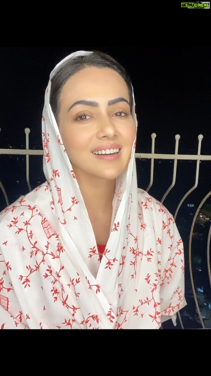 Sana Khan Instagram - . . From Friday to Tuesday in video I said till Monday by mistake 🙏🏼 Hope this is helpful for people who didn’t knw this. Plz share it with all and let us all be the zariya to help n support people who are struggling or working towards getting better n stronger with their Imaan. May Allah forgive us all n make us better than what we were yesterday or today♥️ Let us help everyone to have the best Al-Akhirah 🤲🏼