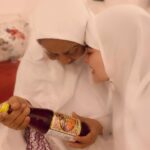 Sana Khan Instagram - Mummy ki Khushi Roohafza dekhke dekhneke layak hai ♥️♥️ Ramadan n Roohafza go hand in hand 🌙🙌🏼 . . . . . #sanakhan #merimaa #ramadan2020
