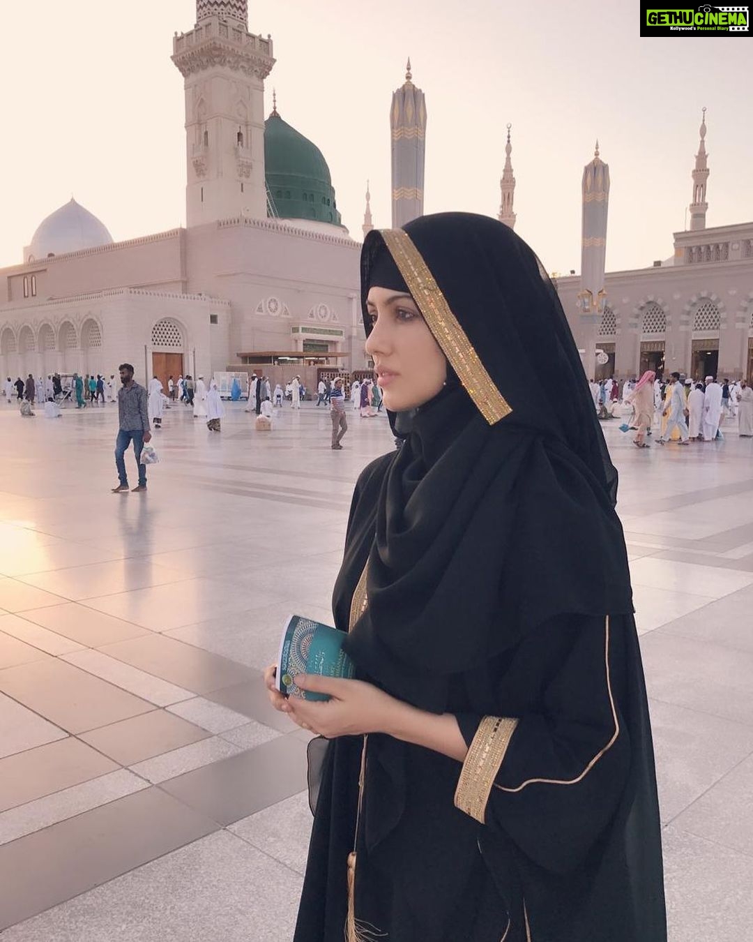 Sana Khan - 413.8K Likes - Most Liked Instagram Photos