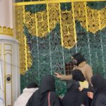 Sana Khan Instagram - Masjid e nabawi (SAW) aur Roze Akhdas (SAW) ki ziyarat♥️ Socha aap sab ko andar ka manzar dikha doon. . . . . #sanakhan #anassaiyad #sanaanas #umrah #madina #makkah