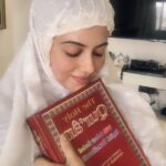 Sana Khan Instagram - That smile when u can talk to Allah in his language ❤️ It’s divine n beyond explanation!! May we all always talk to him in any situation!! Just knw he loves u more than anything n anyone 💫