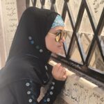 Sana Khan Instagram - Nabwi-e-Pak ke chacha hazrat hamza ki makhbara ki ziyarat 😇 Everyone's duas written around ✨ Ps: it's super hot 😶 May Allah bring every single Muslim of this ummah to this place n may he forgive everybody , coz he is most-forgiving n most-merciful !! In Sha Allah #madina #umrah #hijab #ramadan #ziyarat #islam #Allah #allahuakbar #alhamdulillah #mashallah #positivevibes #happy #blessed #pray