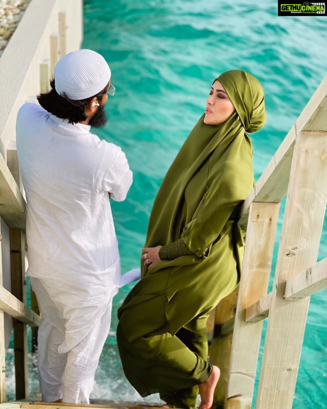Sana Khan Instagram - Ya Allah Mere Shohar Meri Duniya Hai Aur Mujhe Meri Duniya Me Hamesha Abaad Rakhna. ♥️Ameen♥️ . . . . . . @finolhu_maldives @aabee_holidays #finolhu #maldives #sanakhan #anassaiyad #sanaanas #vibrantplayground #barefootchic #ocean #water #blue #windy #beauty Finolhu Baa Atoll