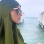 Sana Khan Instagram - What an amazing trip😍 Thank you @aabee_holidays for choosing @finolhu_maldives for us as per our discussions of what we looking for. It was way beyond our expectation Can’t wait to go back to the same island again. Left a piece of my heart there ♥️ Thank you @anas_saiyad20 for this lovely trip🙌🏻 Allah apko aur barkat de 😝🤣 . . . . #sanakhan #anassaiyad #sanaanas #alhamdulillah #finolhu #maldives #proudhijabi #hijabi