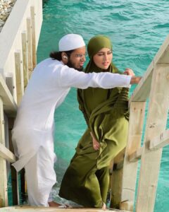 Sana Khan Instagram - Ya Allah Mere Shohar Meri Duniya Hai Aur Mujhe Meri Duniya Me Hamesha Abaad Rakhna. ♥️Ameen♥️ . . . . . . @finolhu_maldives @aabee_holidays #finolhu #maldives #sanakhan #anassaiyad #sanaanas #vibrantplayground #barefootchic #ocean #water #blue #windy #beauty Finolhu Baa Atoll