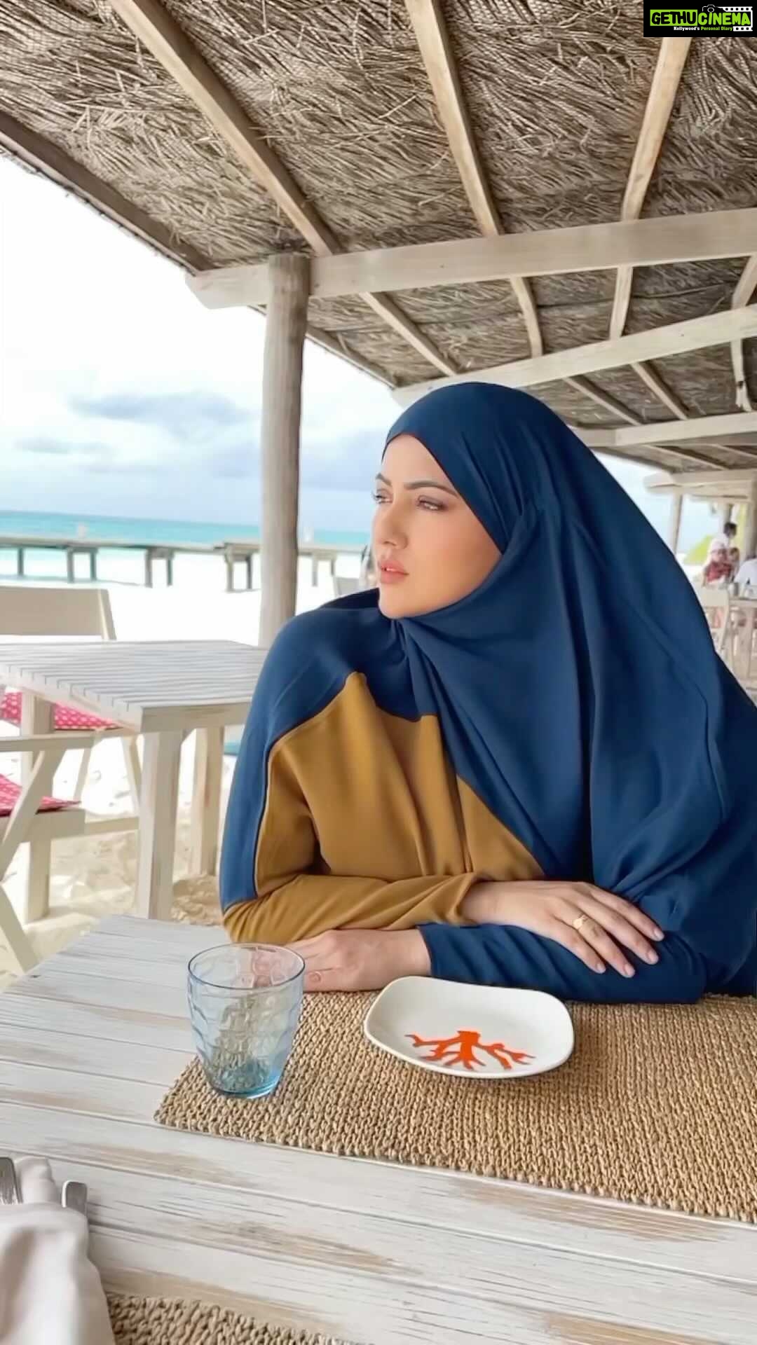 Sana Khan Instagram - Dear Allah This life would not be the way it is if you didn’t guide me & gave me this beautiful life surrounded with people who love me so much specially my soulmate @anas_saiyad20 ♥️🥲 . . . . Loving our time @finolhu_maldives Everything beautifully arranged by @aabee_holidays . . . . #finolhu #finolhumaldives #maldives #sanakhan #anassaiyad #sanaanas #islandplayground #barefootchic #vibrantfinolhu #finolhubaaatoll #alhamdulillah