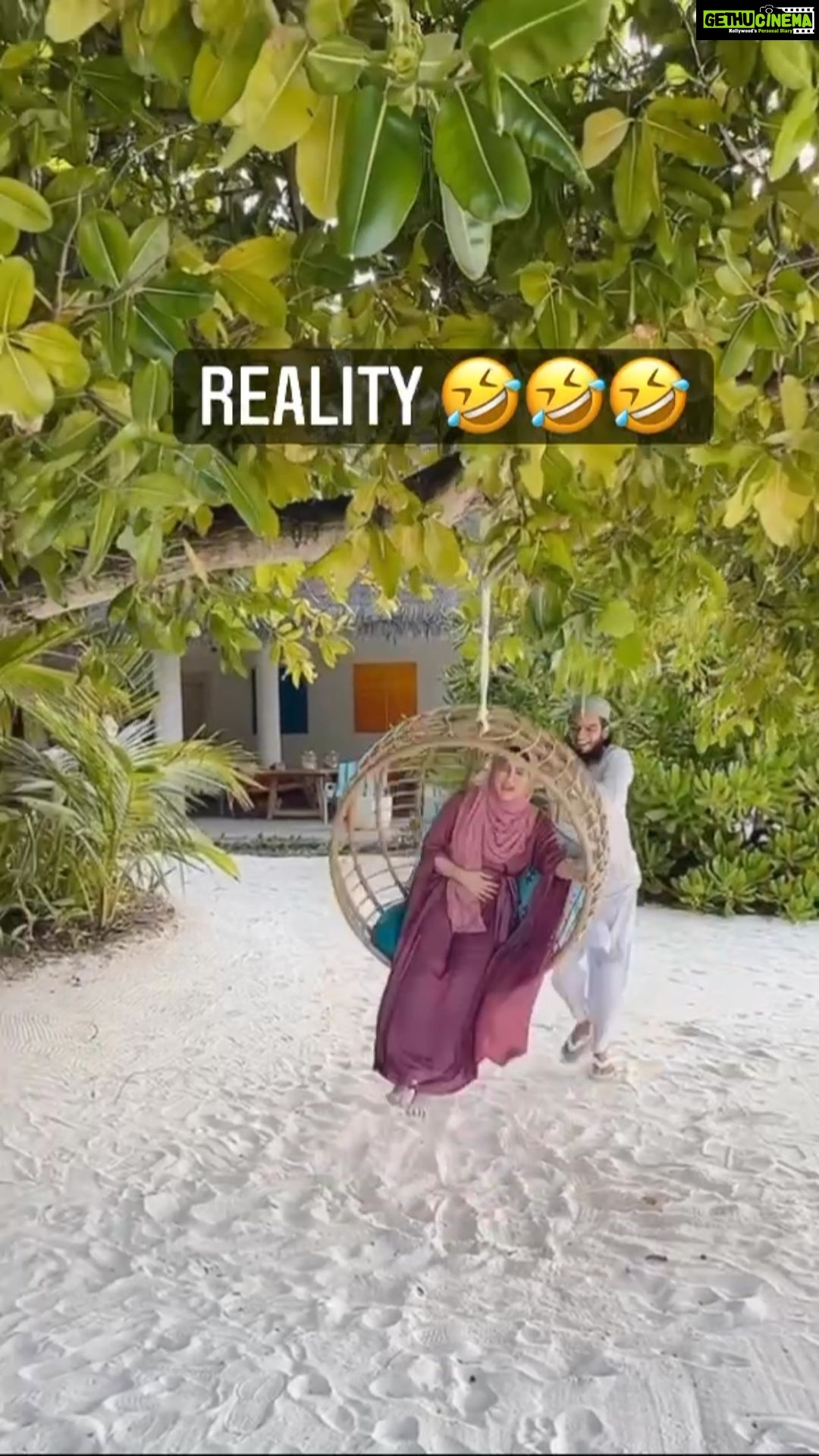 Sana Khan Instagram - Was expecting love & gentleness but what I got was madness. My stomach & jaws still hurting 🤣🤣 @anas_saiyad20 . . . . . . @finolhu_maldives @aabee_holidays #finolhumaldives #finolhu #barefootchick #vibrantfinolhu #sanakhan #anassaiyad #sanaanas #alhamdulillah #maldives #unwindatfinolhu #islandplayground