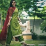 Sanchita Shetty Instagram - 2022 Divine new year ❤️ Praying for you all good health joy love peace. Love to you all. Photograher : @royale_dharma 📸📸 Cloths : @shopkundavai Styled : @ramolaakrishnaraj Jwellery : @rajianand Assisted : @dhina_.dayal #happynewyear2022 #feelingblessed #positivevibes #love #joy #peace #sanchita #sanchitashetty #spreadlovepositivity ❤️