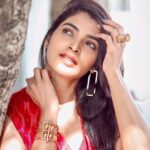 Sanchita Shetty Instagram - Thankful & grateful 2021 for everything 🙏❤️ Photograher : @royale_dharma 📸📸 Cloths : @shopkundavai Styled : @ramolaakrishnaraj Jwellery : @rajianand Assisted : @dhina_.dayal #grattitude #grateful #thankful #2021 #sanchita #sanchitashetty #spreadlovepositivity ❤️