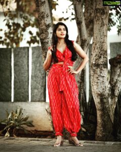 Sanchita Shetty Instagram - Merry Christmas 🌲🎄 Photograher : @royale_dharma 📸📸 Cloths : @shopkundavai Styled : @ramolaakrishnaraj Jwellery : @rajianand Assisted : @dhina_.dayal #sanchita #sanchitashetty #spreadlovepositivity ❤️