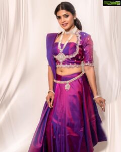 Sanchita Shetty Instagram - Keep Smiling, purple love 💜🕉

Photography : @rahuldev1177 📸📸

Designed & styled by : @slayofficialstudio 
@simarvinodh 

Hair makeup by : @makeupandhairbyrehana & @makeoverbyimti 

#sanchita #sanchitashetty 
#spreadlovepositivity ❤️