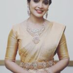 Sanchita Shetty Instagram – May the Divine light spread prosperity joy & love in your Life.

Happy Diwali ✨✨

Event : @kirtilalsonline Bridle jewellery launch 

Make up & Hair : @pavash_ @yolo.offl
 @manistylist_

Special thanks : @shanmugapriyadhinesh 
@lishachinnu 

#happydiwali #joy #love #peace
#sanchita #sanchitashetty #spreadlovepositivity ❤️