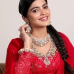 Sanchita Shetty Instagram – Kirtilals bridal Diamond jewellery collection launches @ Hyderbad store 

Brand : @kirtilalsonline 

Photography : @media9manoj 

Cloths : @issadesignerstudio 

Makeup & hair : @naturalssalon 

#beauty #diamondjewellery jewellery #bridelcollection #kirtilals #sanchita #sanchitashetty #spreadlovepositivity ❤️