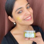 Sanchita Shetty Instagram – My recent Special skin care product from 
@aara_organics 🥰

Always been a fan of kumkumadi Thailam for skincare and when aara Organics wanted me to try out their products the kumkumadi gel was my favourite option. love the texture as compared to the original oil one , the gel gets dried out really quick and it’s one of the best things loved in the product. The products consistency is amazing.. 
love what it’s doing to my skin 😊 check out their page aara Organics for more such amazing options

Product : @aara_organics 
PR @Shoutout_campus

#skincare #natural #beauty #sanchita #sanchitashetty #spreadlovepositivity