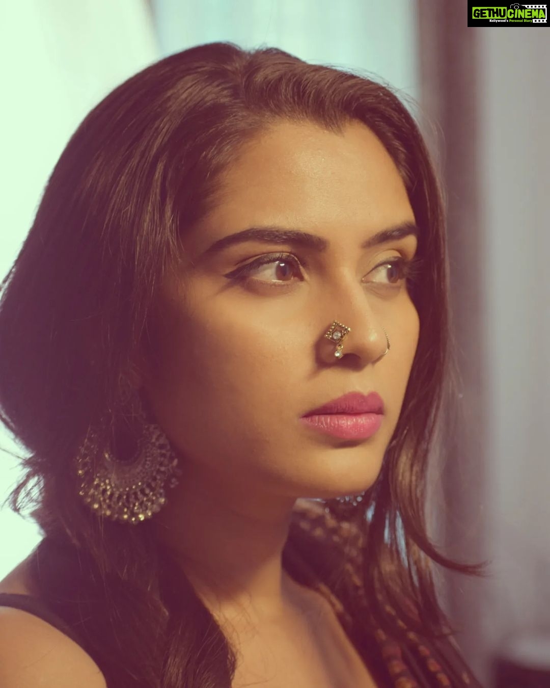 Sangeetha Bhat Instagram - “Curiosity about life in all of its aspects, I think, is still the secret of great creative people.” – Leo Burnett #sangeethabhatsudarshan #sangeethabhat #actress #actresslife #actingislife #actressforever #quotesaboutlife #karnataka #bengaluru #expressions #experimentinglife Bangalore, India