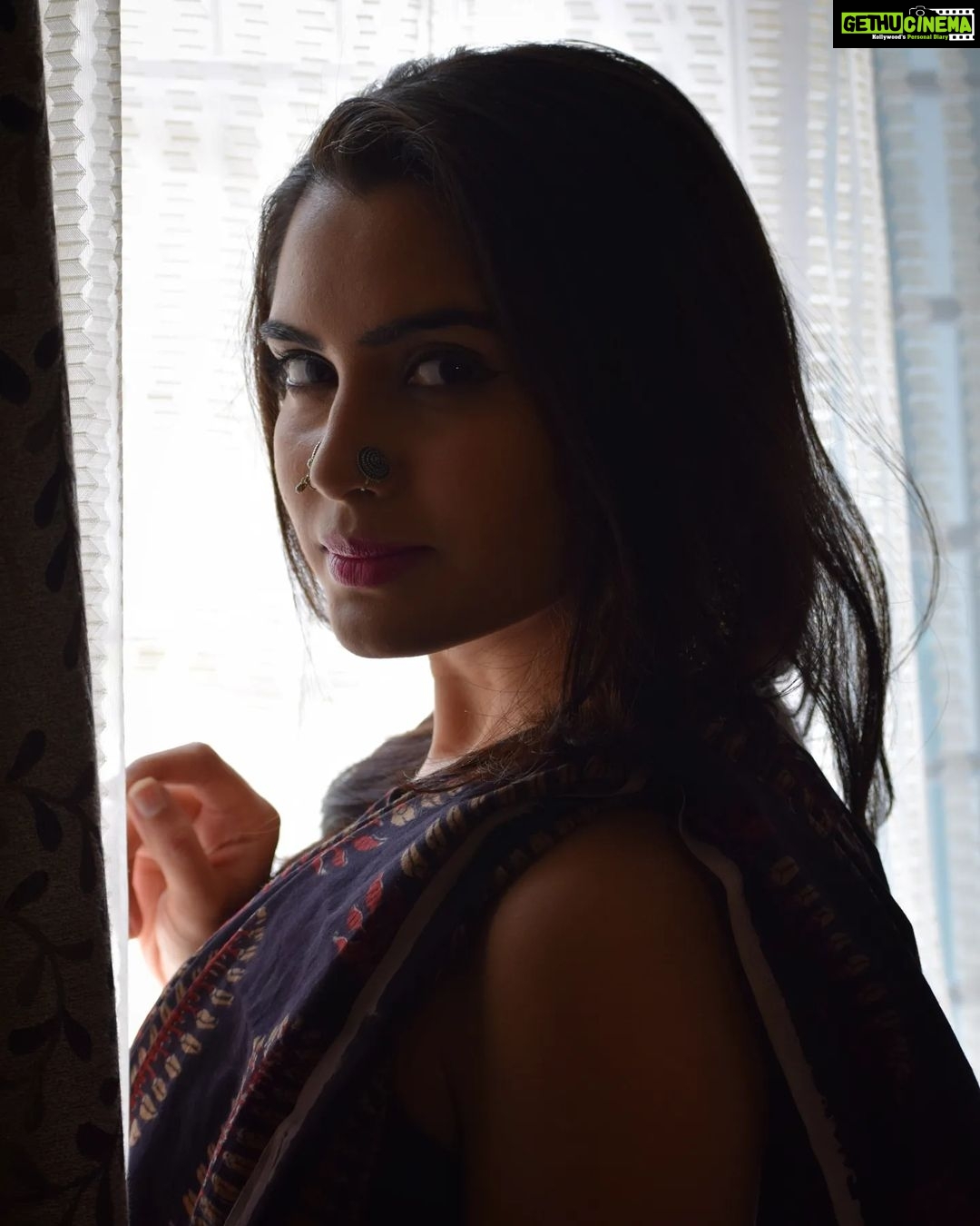 Sangeetha Bhat Instagram - "There is always light. If only we're brave enough to see it. If only we're brave enough to be it."... #sangeethabhatsudarshan #sangeethabhat #actress #actresslife #actingislife #actressforever #quotesaboutlife #karnataka #bengaluru #expressions #experimentinglife #blackandwhitephoto #gratitude Bangalore, India