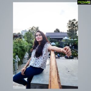 Sangeetha Bhat Instagram - True happiness is... to enjoy the present, without anxious dependence upon the future. ... 💞

Pc: @sudarshan_rangaprasad 😘

#sangeethabhatsudarshan #sangeethabhat
#sangbhat #bygbrewski #bengaluru #karnataka