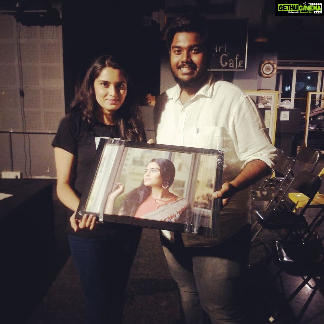 Sangeetha Bhat Instagram - The gesture that melted my heart ❤...... @santhoshgowdaa_ @veeresh_ms @shiva_sagar_v.l Many thanks to you people for this beautiful generous gesture. ತುಂಬಾ ಖುಷಿ ಆಯ್ತು, ಧನ್ಯವಾದ. ನಿಮ್ಮ ಪ್ರೀತಿ ವಿಶ್ವಾಸ ಸದಾ ಹೀಗೇ ಇರಲಿ.🙏🏻🙏🏻🙏🏻💕 #sangeethabhatsudarshan #sangeethabhat #actress #actresslife #kannadaactress Bangalore, India