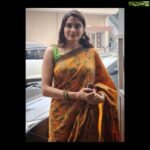 Sangeetha Bhat Instagram - ಮಹಾ ನವಮಿಯ ಶುಭಾಶಯಗಳು.... Every day we see the sunrise that shows us that darkness will always be beaten by light - that is the power of good over evil. Let us all follow the same and enjoy this auspicious festival.... #dasara #navratri #Navami #actresslife #actingislife #actressforever #festival #kannadaactress #karnataka #bengaluru #sharepositivity #shareloveandjoy #shareloveandrespect #gratitude #grateful #facebook #instagram #ethinicwear #saree #sareelove Bangalore, India