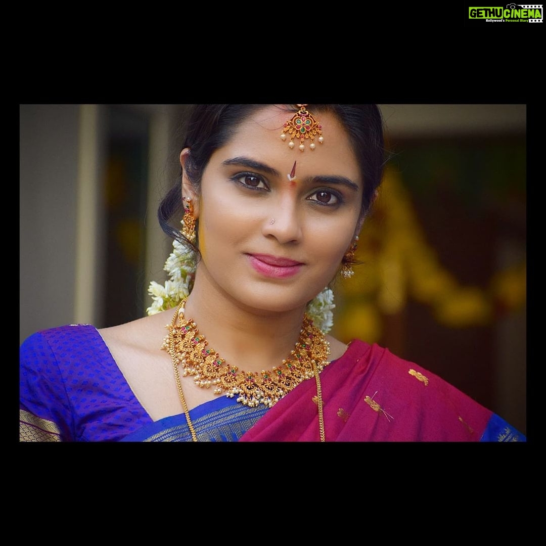Sangeetha Bhat Instagram - “Today you are you! That is truer than true! There is no one alive who is you-er than you! Shout loud, ‘I am lucky to be what I am!...’” “Never be bullied into silence. Never allow yourself to be made a victim. Accept no one’s definition of your life, but define yourself.” Pc-@shankedelic_ #gratitude #grateful #iyengar #iyengarmaami #housewarming #home #sangeethabhatsudarshan #sangeethabhat #ethinicwear #sareelove #sareedraping #saree #instagram #facebook #blue #pink #purple #red #southindianbride #iyengarbride #selflovequotes #shareloveandjoy #shareloveandrespect #bekind Bangalore, India