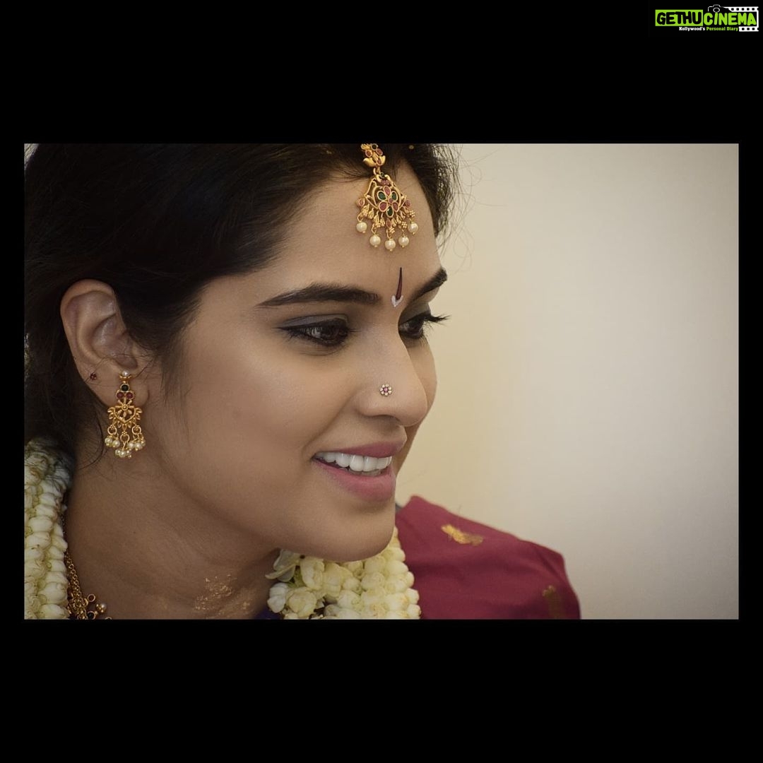 Sangeetha Bhat Instagram - “Today you are you! That is truer than true! There is no one alive who is you-er than you! Shout loud, ‘I am lucky to be what I am!...’” “Never be bullied into silence. Never allow yourself to be made a victim. Accept no one’s definition of your life, but define yourself.” Pc-@shankedelic_ #gratitude #grateful #iyengar #iyengarmaami #housewarming #home #sangeethabhatsudarshan #sangeethabhat #ethinicwear #sareelove #sareedraping #saree #instagram #facebook #blue #pink #purple #red #southindianbride #iyengarbride #selflovequotes #shareloveandjoy #shareloveandrespect #bekind Bangalore, India
