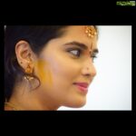 Sangeetha Bhat Instagram - “Today you are you! That is truer than true! There is no one alive who is you-er than you! Shout loud, ‘I am lucky to be what I am!...’” “Never be bullied into silence. Never allow yourself to be made a victim. Accept no one’s definition of your life, but define yourself.” Pc-@shankedelic_ #gratitude #grateful #iyengar #iyengarmaami #housewarming #home #sangeethabhatsudarshan #sangeethabhat #ethinicwear #sareelove #sareedraping #saree #instagram #facebook #blue #pink #purple #red #southindianbride #iyengarbride #selflovequotes #shareloveandjoy #shareloveandrespect #bekind Bangalore, India