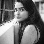 Sangeetha Bhat Instagram – Never bend your head. Always hold it high. Look the world straight in the eye…..

#actress #actresslife #actressforever #sangeethabhatsudarshan #sangeethabhat #blackandwhitephoto #positivethoughts Bangalore, India