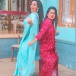 Sanjana Singh Instagram - #@shooting #funtimes #fun in shooting#funnyreels😂#funnydance#heavennilgiris #comedyreels #reelvideo #manmadharasa🎶