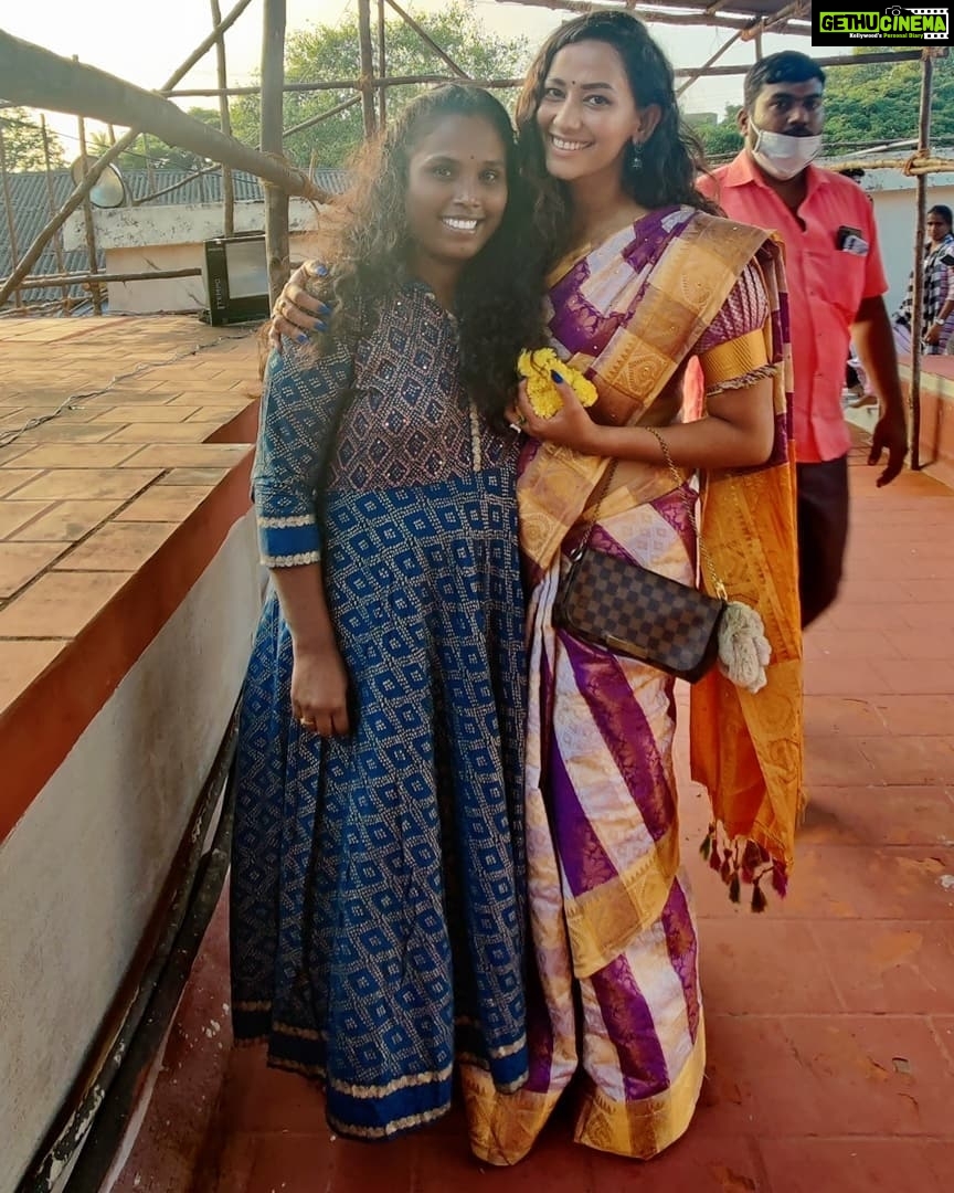 Sanjana Singh Instagram - Om sai ram feeling blessed, had amazing Sai Baba Darshan today.. Baba bless everyone ❤️😇❤️ 01/01/2022 Mylapore Sai Baba temple Chennai Sai Baba Temple Mylapore- சென்னை,மயிலாப்பூர்