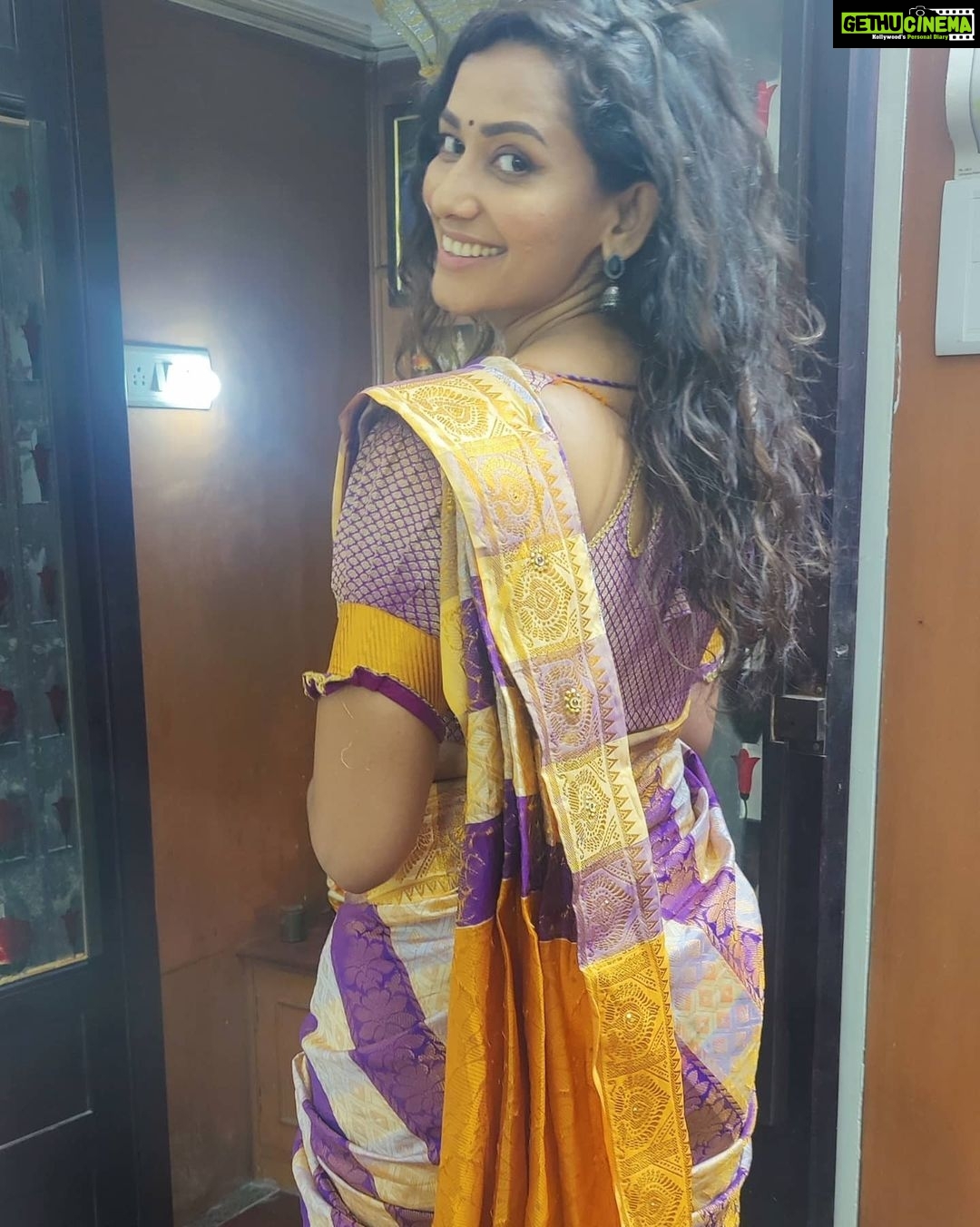 Sanjana Singh Instagram - Om sai ram feeling blessed, had amazing Sai Baba Darshan today.. Baba bless everyone ❤️😇❤️ 01/01/2022 Mylapore Sai Baba temple Chennai Sai Baba Temple Mylapore- சென்னை,மயிலாப்பூர்