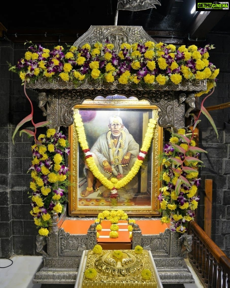 Sanjana Singh Instagram - Om sai ram feeling blessed, had amazing Sai Baba Darshan today.. Baba bless everyone ❤️😇❤️ 01/01/2022 Mylapore Sai Baba temple Chennai Sai Baba Temple Mylapore- சென்னை,மயிலாப்பூர்