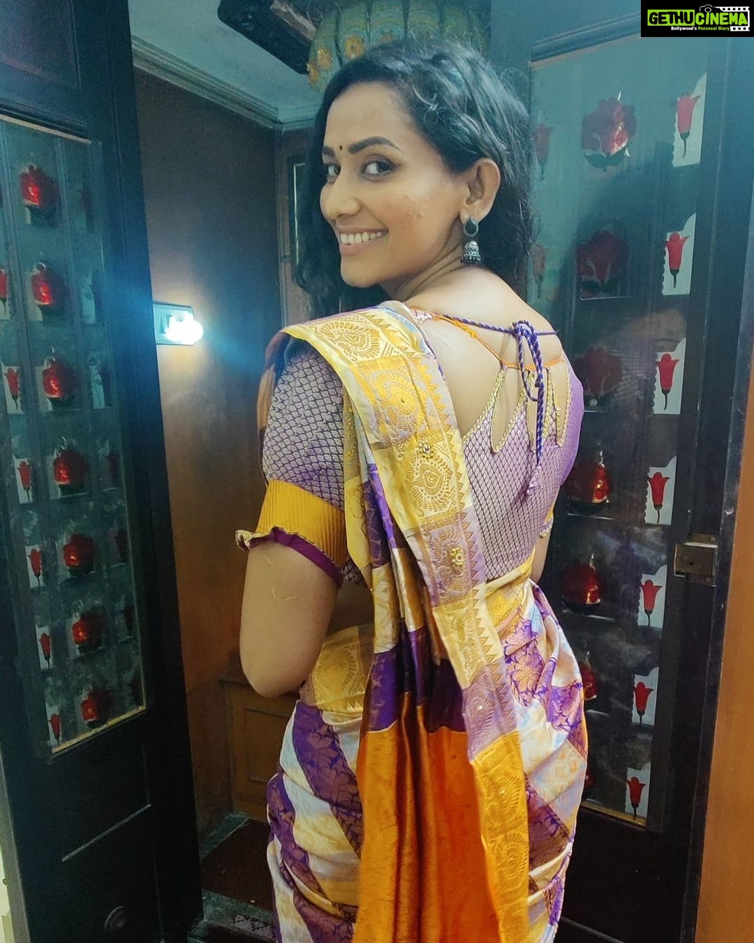 Sanjana Singh Instagram - Om sai ram feeling blessed, had amazing Sai Baba Darshan today.. Baba bless everyone ❤️😇❤️ 01/01/2022 Mylapore Sai Baba temple Chennai Sai Baba Temple Mylapore- சென்னை,மயிலாப்பூர்
