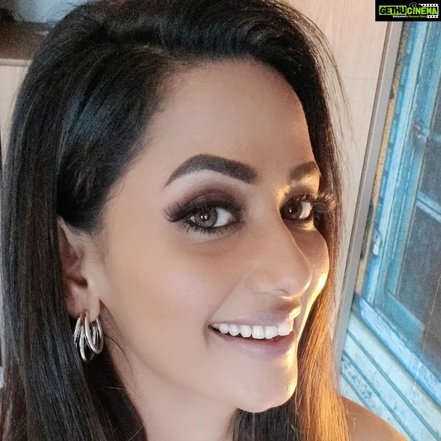 Sanjana Singh Instagram - you can't change how people feel about you. So don't try. live your life and be happy At @mauritius #mauritius Costume designer : @suma.rana23
