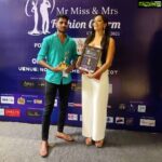 Sanjana Singh Instagram - Behind every success, there is a lot of hard work & concentration. All this could be possible because of people around me with positive vibes specially my brother who has always been a strong pillar. Who always believed in me and had faith in me for my decision. This award belongs to all my friends, fans & family. @_venkateshm @harshanrakesh @haswath_pro @reynold_25 @rey_fashion_events @chef_dilip_1