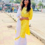 Sanjana Singh Instagram - Had amazing Sai Baba aarti at Shirdi Om sai ram , feeling so happy and blessed, ❤️ sai Baba blessed everyone