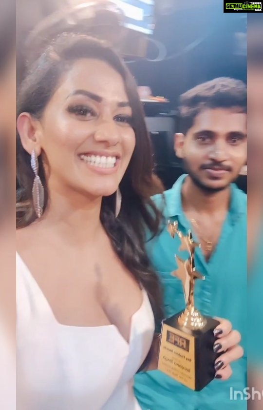 Sanjana Singh Instagram - Behind every success, there is a lot of hard work & concentration. All this could be possible because of people around me with positive vibes specially my brother who has always been a strong pillar. Who always believed in me and had faith in me for my decision. This award belongs to all my friends, fans & family. @_venkateshm