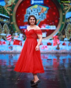 Sanusha Instagram - This pretty dress is by @jithu_themakeupartist Thank you Jithu for making me feel like a Cinderella 😍🥰
@@jinishphotogenic 📸☺️
#red #likeadream #cinderella #happiness #love #starmagic #christmastime #professional #works #jusgoforit #happy #peace 😌💃🏻❤️