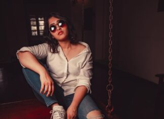 Sanusha Instagram - Mood: I don’t have a “Happy Diwali “ wala picture.. but I do have a “Kannada vech keeriya pant itta njan “ wala pic !! Allelum oru change aark aanu ishtamallathat !!! #VarietyvenamathreVariety !😅🤓🤪😁🙏 #idaanverediwalipicsnahi #celebrate #howeverulike #nocompulsory #rulesoflife #to #post #picoftheday #and #showoff #jusbecause #someconcept #somebodymade #makesyouthink #ucantliveotherwise #orsucceed #in #life ! #rulesofsurvival #blah #breakthestigma #breakrules #beyou #resttogod #nevertheless #unique #instagram #instagood #photoshoot 📸 @neethuthomasphotography ❤️ Kochi, India