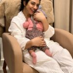 Sarah Khan Instagram - Mama ki jaan 💕
