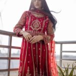 Sarah Khan Instagram - ♥️ Wearing @shaposh_official PR by @pr_by_zainab 📸 @itsshehryaradil Karachi, Pakistan