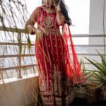 Sarah Khan Instagram - ♥️ Wearing @shaposh_official PR by @pr_by_zainab 📸 @itsshehryaradil Karachi, Pakistan