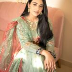 Sarah Khan Instagram - @laamofficial END OF YEAR SALE is ending in 12 hours. Shop my look at www.laam.pk on FLAT 50% OFF 🤩 Presenting you all my favourite LUXURY WEDDING WEAR choice, available to shop with some exciting deals. ⭐️ Festive unstitched starting from PKR 5000 🌟 3pc Winter Unstitched starting from PKR 1400 ⭐️ PRET starting from PKR 1700 Visit www.laam.pk to shop more and save more. 📸 @itsshehryaradil #Laam #EndofYearSale #PaksitansBiggestFashionPlatform #DiscoverFashion #SarahKhan #SarahKhanxLaam