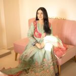 Sarah Khan Instagram - @laamofficial END OF YEAR SALE is ending in 12 hours. Shop my look at www.laam.pk on FLAT 50% OFF 🤩 Presenting you all my favourite LUXURY WEDDING WEAR choice, available to shop with some exciting deals. ⭐️ Festive unstitched starting from PKR 5000 🌟 3pc Winter Unstitched starting from PKR 1400 ⭐️ PRET starting from PKR 1700 Visit www.laam.pk to shop more and save more. 📸 @itsshehryaradil #Laam #EndofYearSale #PaksitansBiggestFashionPlatform #DiscoverFashion #SarahKhan #SarahKhanxLaam