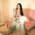Sarah Khan Instagram - @laamofficial END OF YEAR SALE is ending in 12 hours. Shop my look at www.laam.pk on FLAT 50% OFF 🤩 Presenting you all my favourite LUXURY WEDDING WEAR choice, available to shop with some exciting deals. ⭐️ Festive unstitched starting from PKR 5000 🌟 3pc Winter Unstitched starting from PKR 1400 ⭐️ PRET starting from PKR 1700 Visit www.laam.pk to shop more and save more. 📸 @itsshehryaradil #Laam #EndofYearSale #PaksitansBiggestFashionPlatform #DiscoverFashion #SarahKhan #SarahKhanxLaam