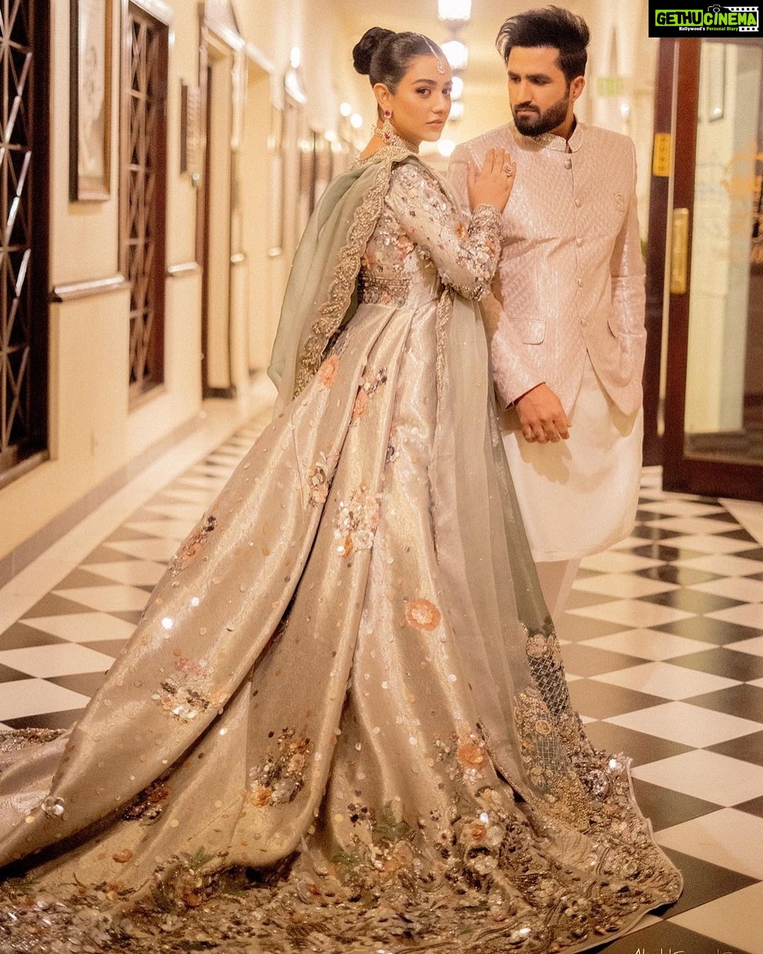 Sarah Khan Instagram - @falakshabir1 π πβ¨ @fatima_salamat_official @djmaq @nabila_salon @humtvpakistanofficial @bcwpakistan Hair @hairbyawais Make-up @bryan.makeupartist1 Styled by @aarindanoor Jewellery by @damas.pakistan πΈ @abdulsamadzia Lahore, Pakistan
