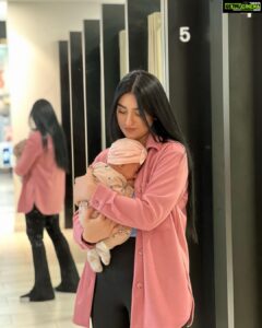 Sarah Khan Instagram - 💕