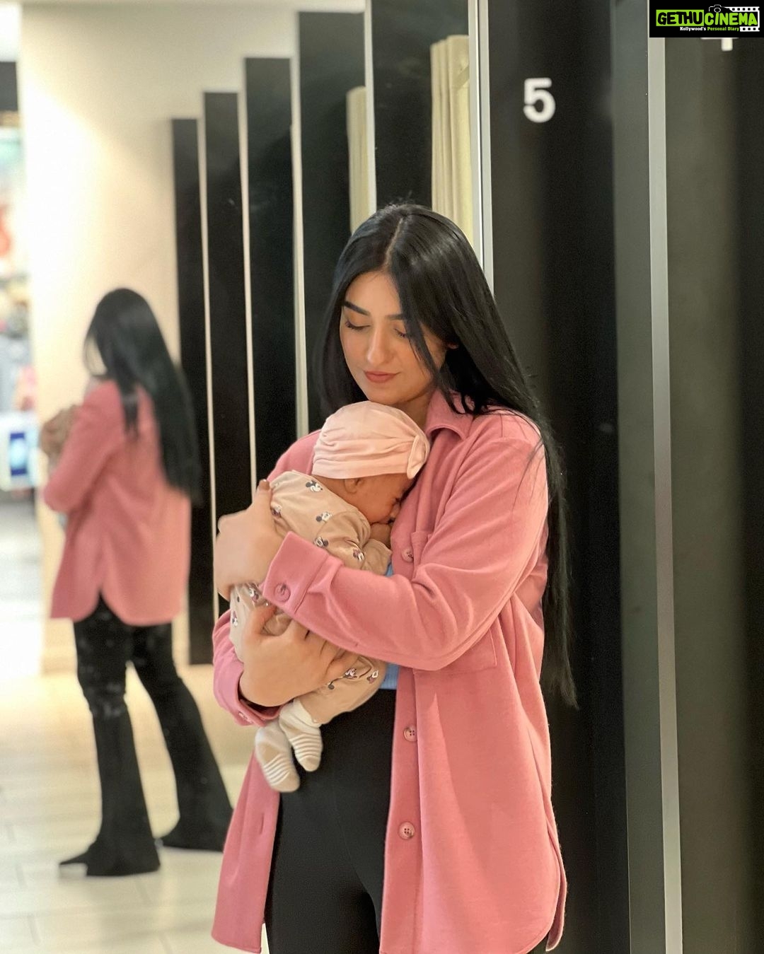 Sarah Khan - 560.1K Likes - 💕