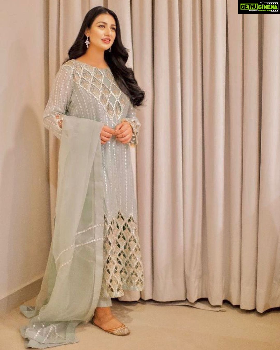 Sarah Khan Instagram - @laamofficial 11.11 is back and bigger than ever with UP TO 90% OFF on top fashion brands offering never seen before deals. The BIGGEST Fashion Festival is LIVE NOW at www.laam.pk Sale starts from 10th November to 14th November Pret & Unstitched - Up to 90% OFF Luxury Pret - Up to 60% OFF Designer Wear Bridals - Up to 40% OFF ✅ Free Shipping Nationwide (T&C) ✅ Rewards ✅ 2000+ products under 24 hour shipment banner #BohatHeavySale #Laam #LaamBasics #LaamLoves #LaamOfficial