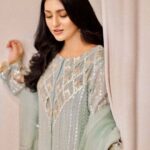 Sarah Khan Instagram - @laamofficial 11.11 is back and bigger than ever with UP TO 90% OFF on top fashion brands offering never seen before deals. The BIGGEST Fashion Festival is LIVE NOW at www.laam.pk Sale starts from 10th November to 14th November Pret & Unstitched - Up to 90% OFF Luxury Pret - Up to 60% OFF Designer Wear Bridals - Up to 40% OFF ✅ Free Shipping Nationwide (T&C) ✅ Rewards ✅ 2000+ products under 24 hour shipment banner #BohatHeavySale #Laam #LaamBasics #LaamLoves #LaamOfficial