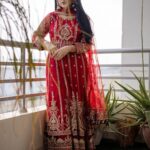 Sarah Khan Instagram - ♥️ Wearing @shaposh_official PR by @pr_by_zainab 📸 @itsshehryaradil Karachi, Pakistan